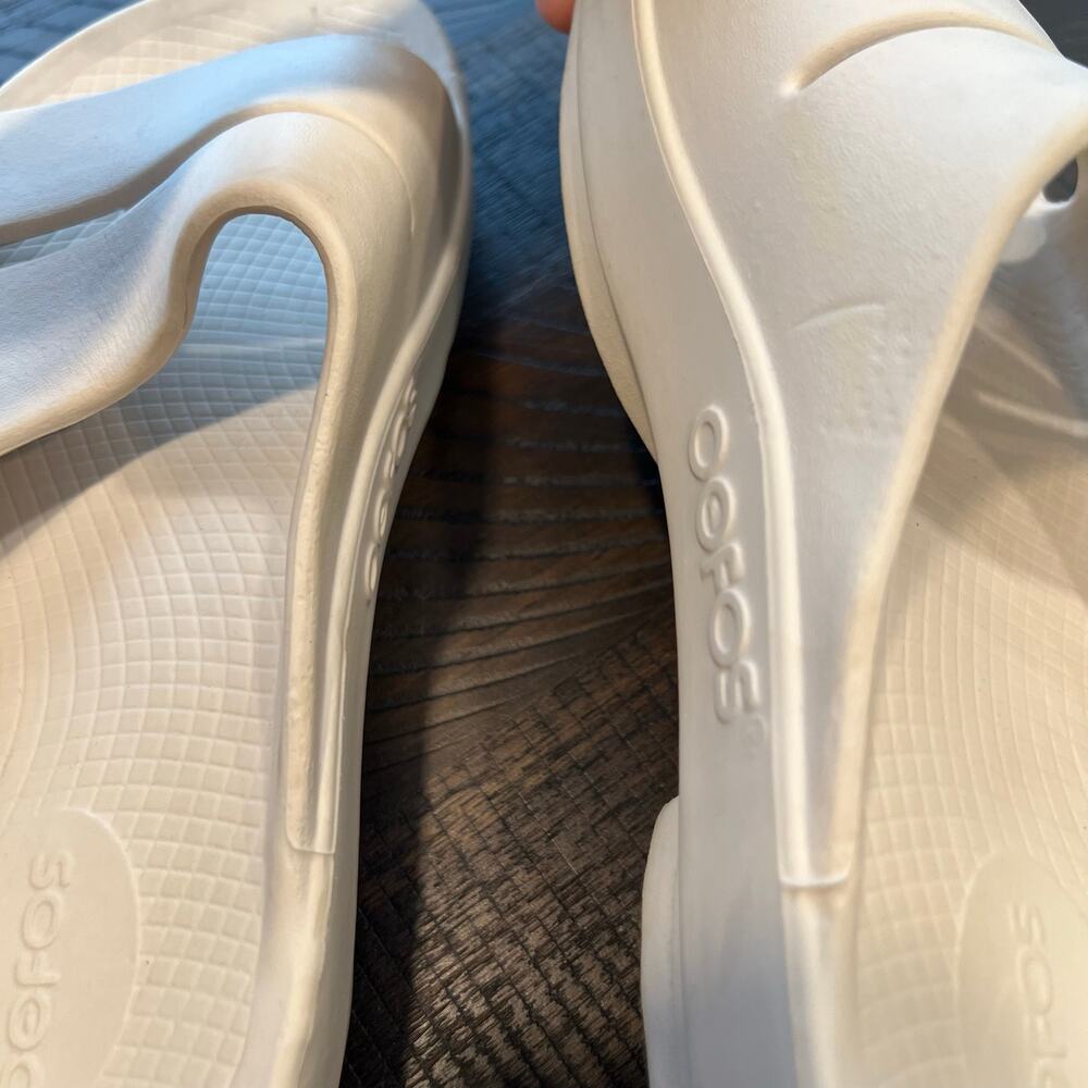 OOFOS Women's Slide Sandals in Cream - Picture 6 of 8